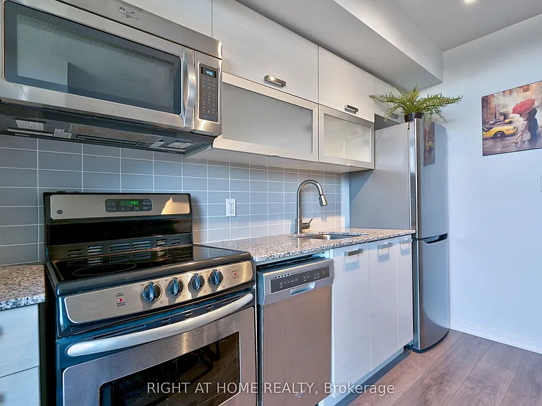 68 Abell St W #336 — Photo 9