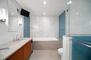 Rented by R New York