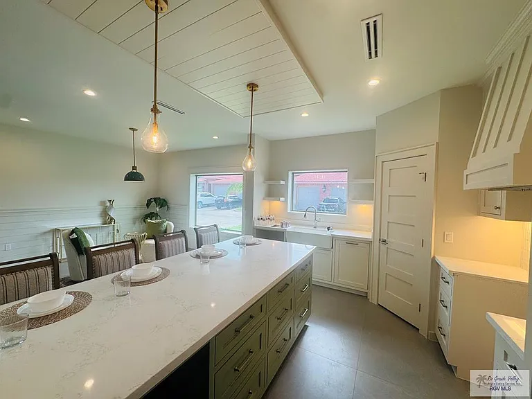 2200 Laredo Rd #10 — Photo 23