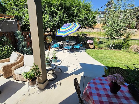 4th image of 537 NW 28th St