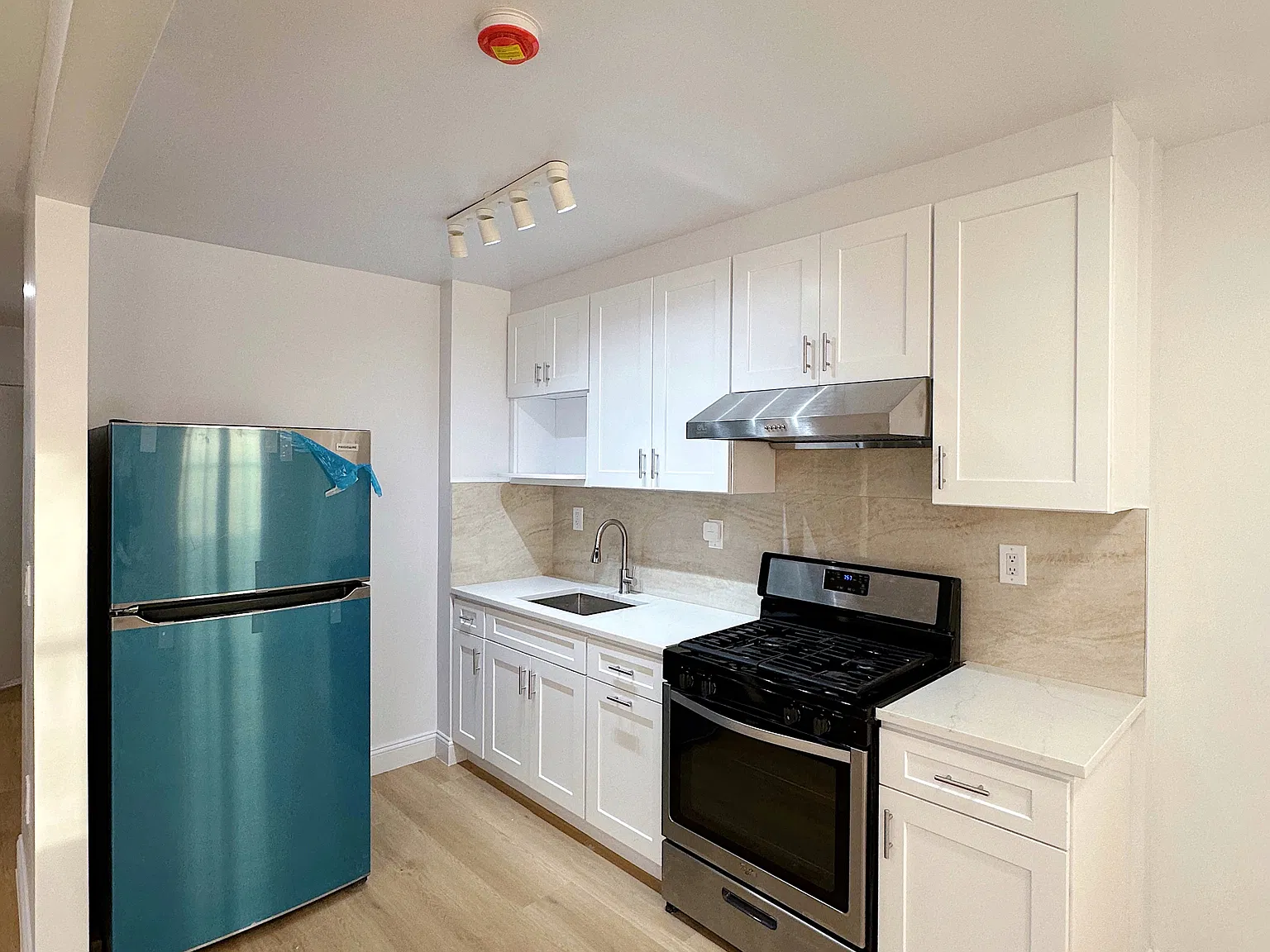 2 bed, $2,900 — Photo 2
