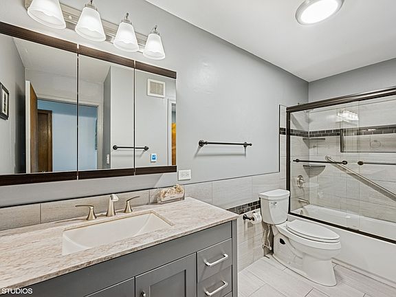 4th image of 847 Miller Ln APT 105