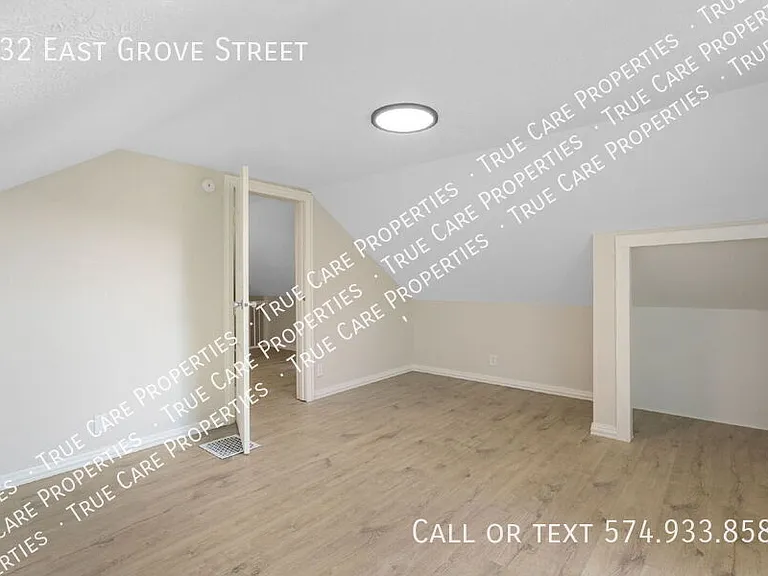 232 E Grove St — Photo 23
