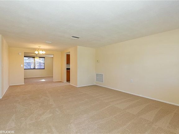 4th image of 5707 Casino Dr