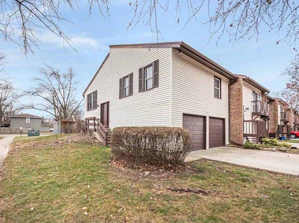 451 Sauk Ln, Bolingbrook, IL 60440