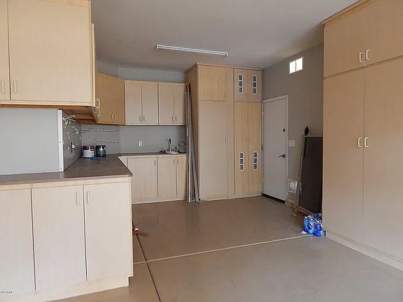 3rd image of 18052 W Mission Ln