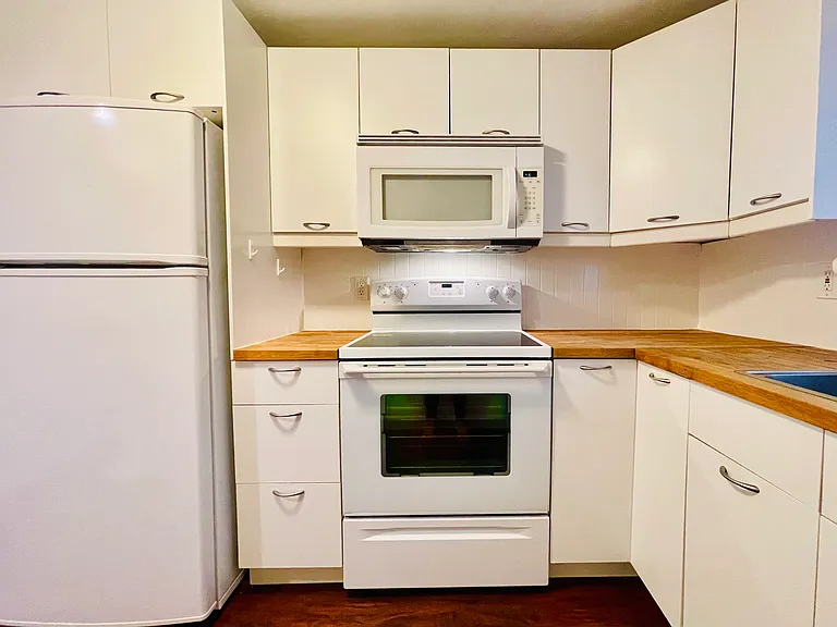 806 Hall St #2 — Photo 5