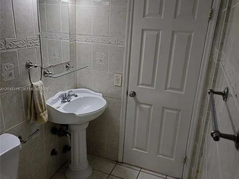 2025 NE 164th St #710 — Photo 12