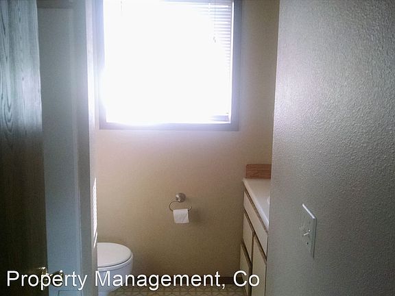 4th image of 1528 S Reserve St APT 4