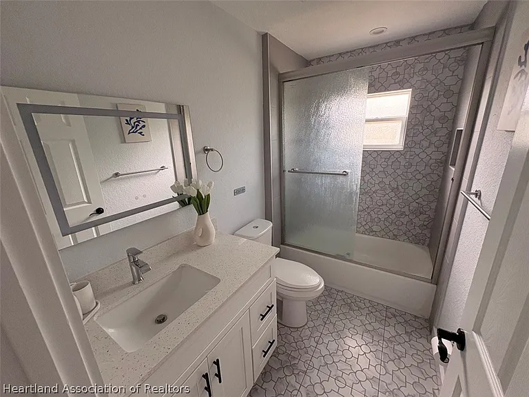 115 Fire Island Ave NE — Photo 10