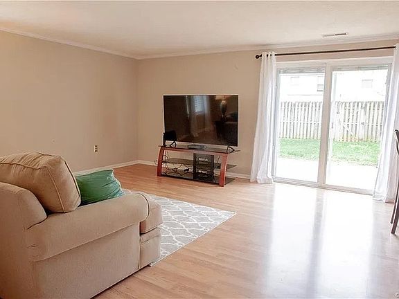 2nd image of 4912 Finnegan Ct