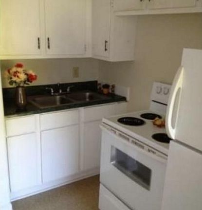 3rd image of 411 S Marietta St APT F