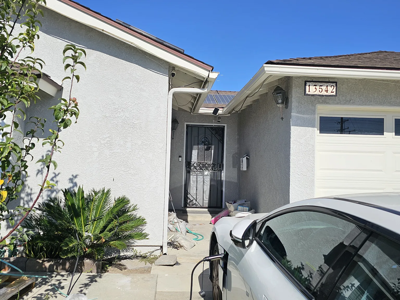 3 bed, 1400 sqft, $4,000 — Photo 2