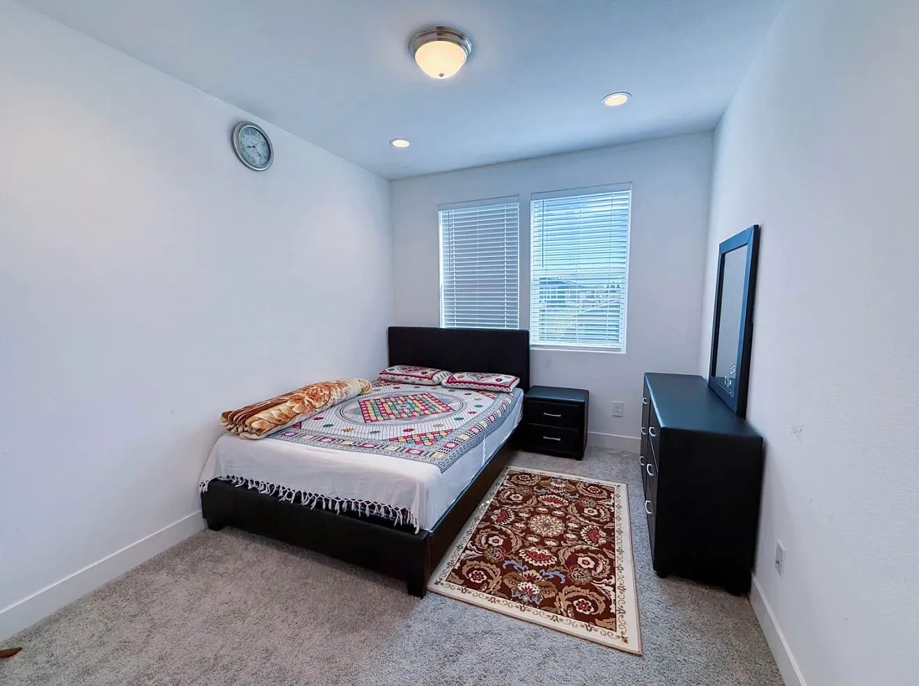 4 bed, 2193 sqft, $1,050 — Photo 1