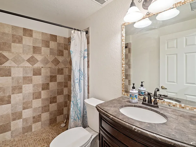 901 E Hearn Rd — Photo 19