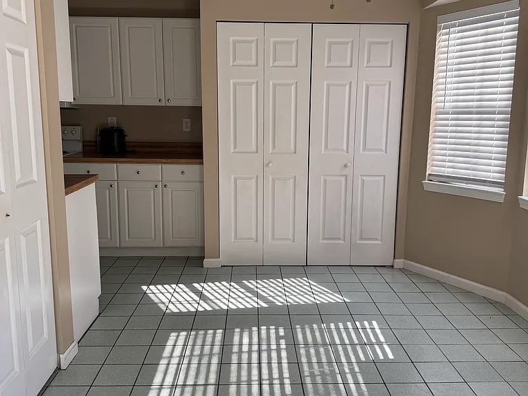 6450 River Park Dr — Photo 2