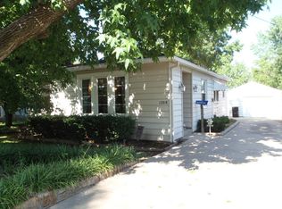 1208 S Jackson St, Harrisburg, IL 62946