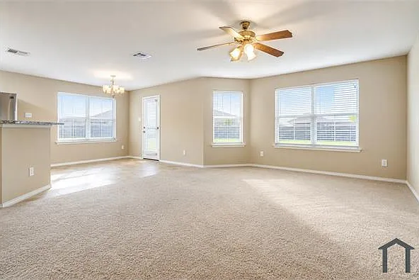 2725 Marsha Ln — Photo 8