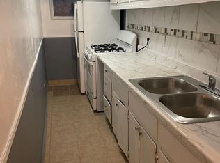 1823 Pleasant St #2, Fall River, MA 02723