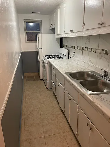 1823 Pleasant St #2 Photo 1