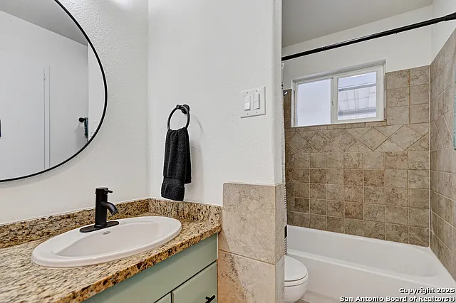 4303 Sunshadow St — Photo 20