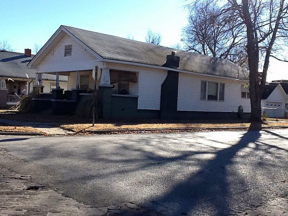 Desirable corner lot