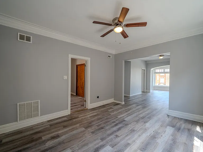 7916 S Throop St — Photo 12