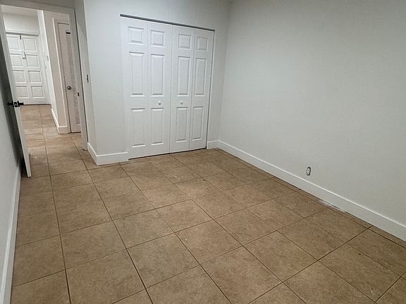 2nd image of 221 NE 40th St APT 2
