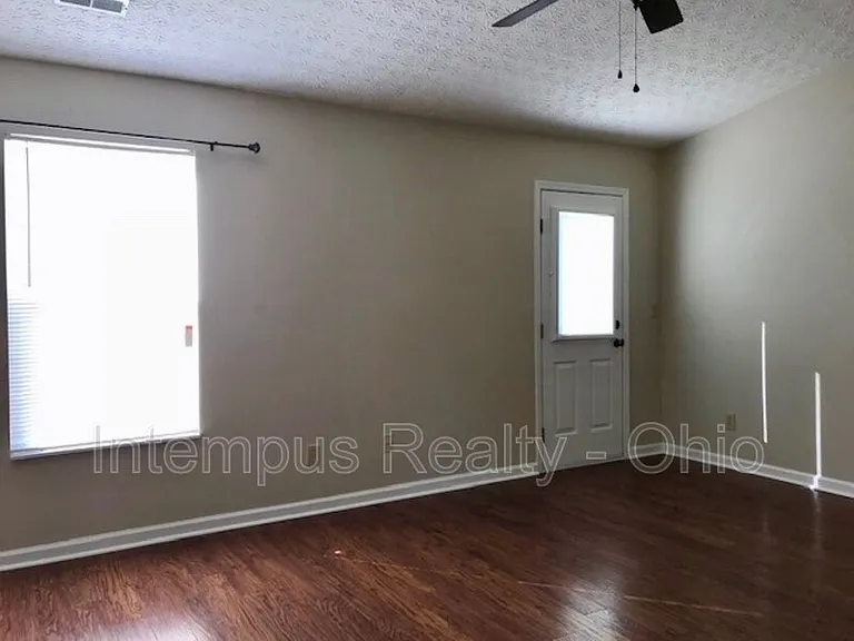 129 Lofton Cir — Photo 8