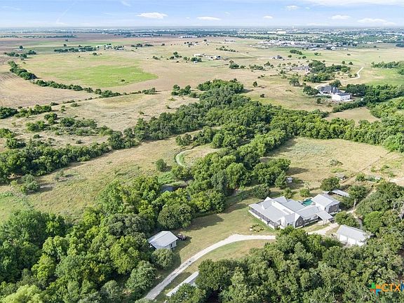 3rd image of 100 S Dewberry Creek Trl