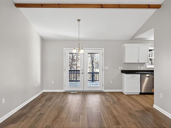 5th image of 208 Frontier Dr