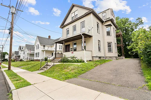 35 Newton St Photo 1