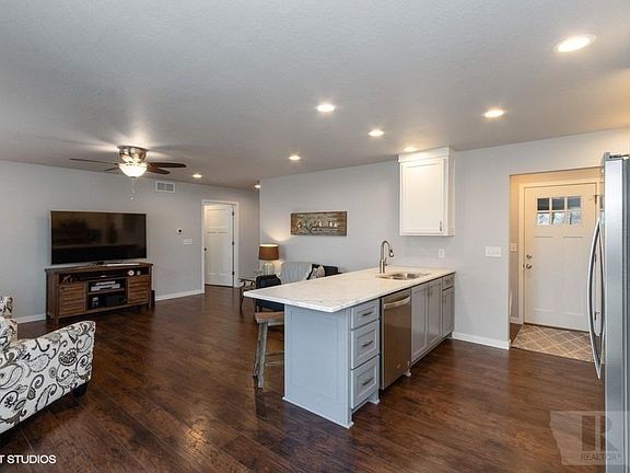 5th image of 324 S 15th Avenue