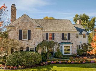 11 Dodge Pl, Grosse Pointe, MI 48230