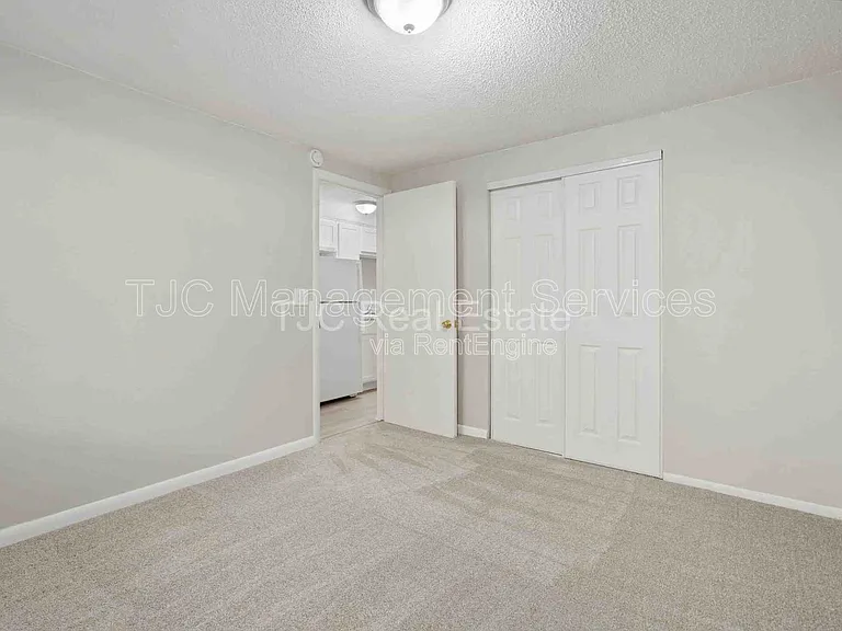1138 N Corona St #103 — Photo 7