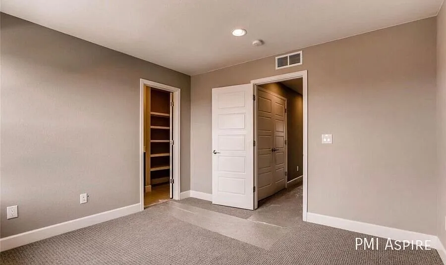 Meadows Townhome with Private Balcony Located in Castle Rock — Photo 3