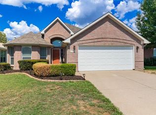 126 Shawnee St, Greenville, TX 75402