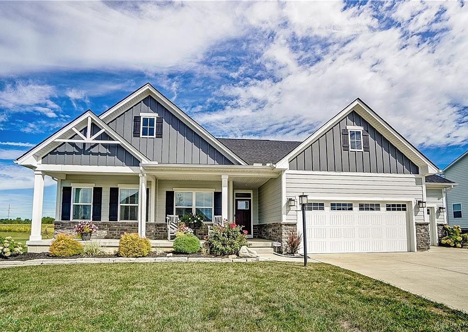 1st image of 3876 Oak Creek Dr