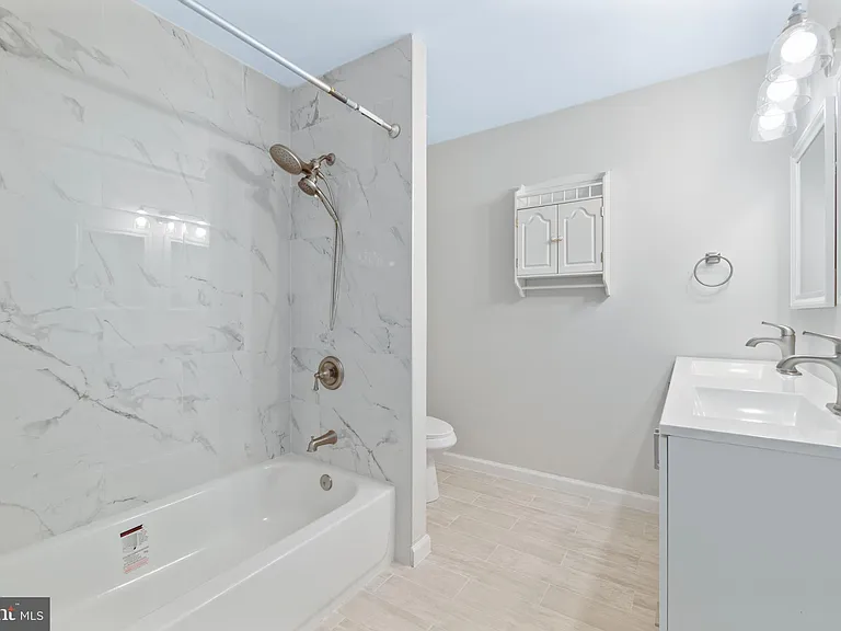 1004 Dartmouth Glen Way — Photo 18