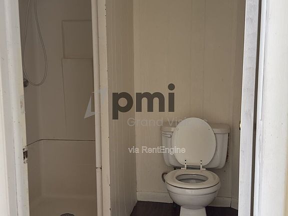 3rd image of 601 Monroe Ave #16