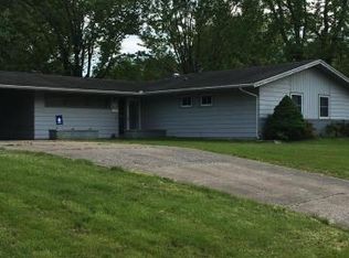 301 Apple Ln, Anna, IL 62906