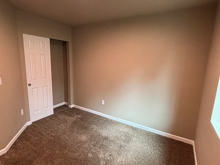 633 Hansen St SE #A — Photo 22