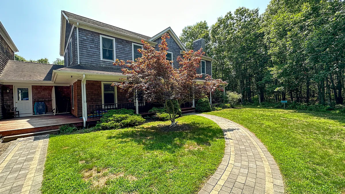 Building Photo - Mountain Laurel Ln