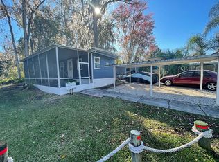 1116 N Summit St, Crescent City, FL 32112