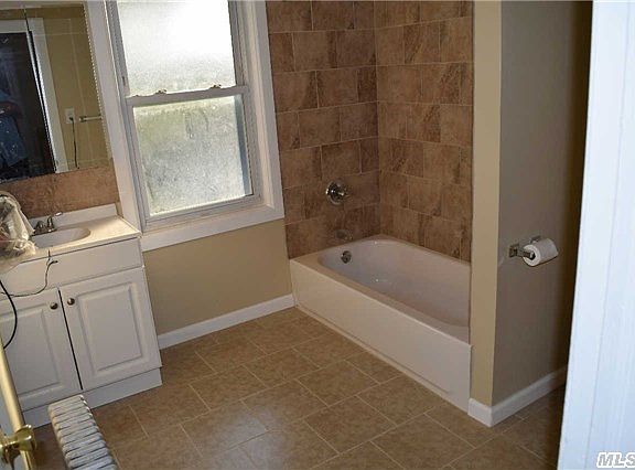 3rd image of 8812 189th St