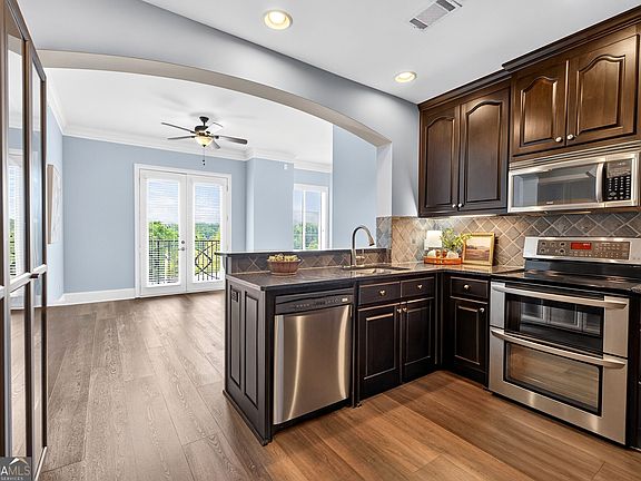 3rd image of 2277 Peachtree Rd NE Unit 610