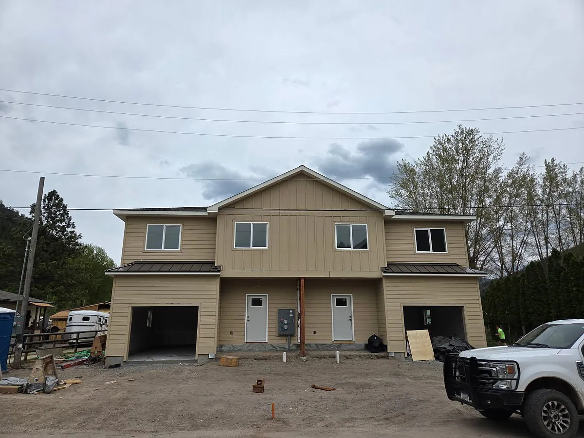 Building Photo - 106 3rd St