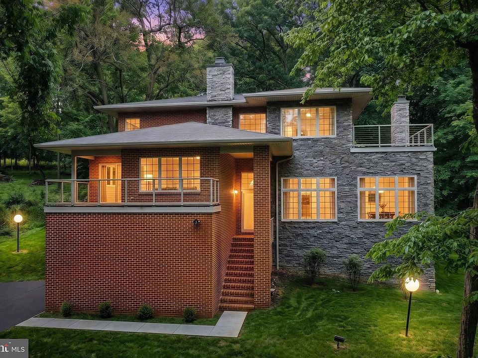 1st image of 335 Laurel Dr