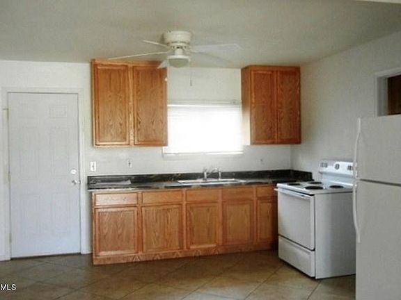 5th image of 2506 W Augusta Ave APT 2