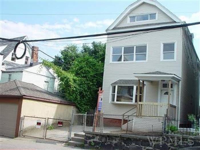 1st image of 8 Lafayette Pl